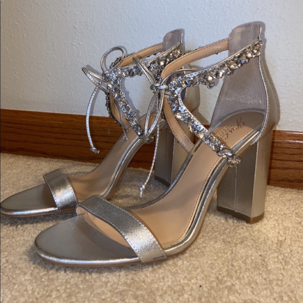 Jewel Badgley Mischka Thamar Silver Heels, size 8.5.  Bought on poshmark.